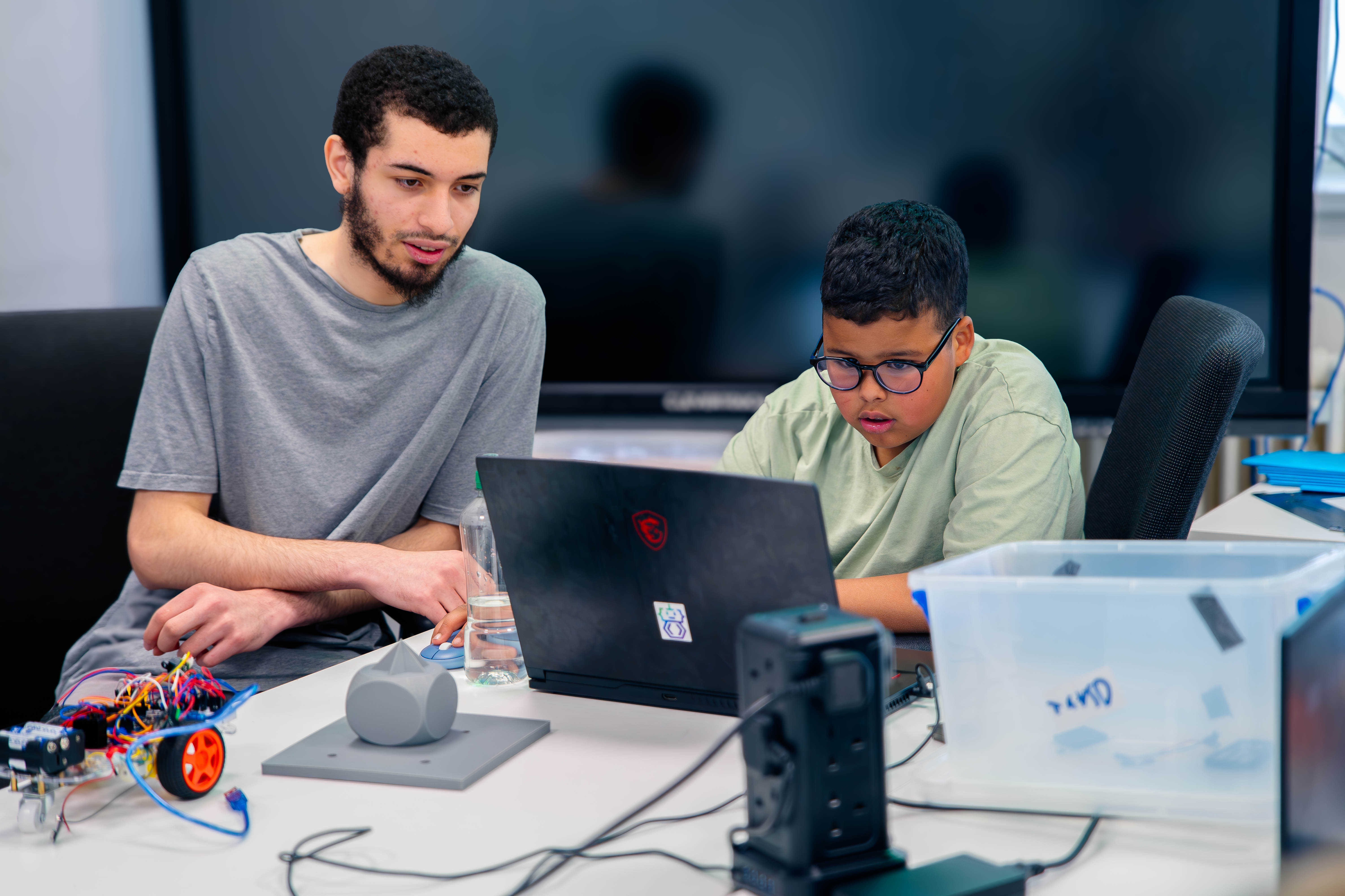 Hands-on robotics class